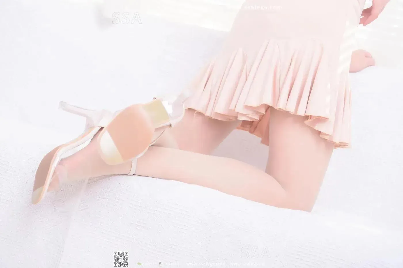 [SSA丝社]超清写真 NO.340 素素画师少女的透明高跟鞋肉丝袜(上)[22] [45P]插图8